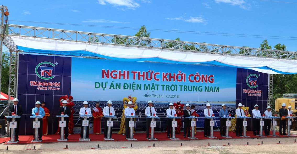 Siemens[-]cung[-]cấp[-]thiết[-]bị[-]cho[-]Nhà[-]máy[-]điện[-]mặt[-]trời[-]lớn[-]nhất[-]Việt[-]Nam